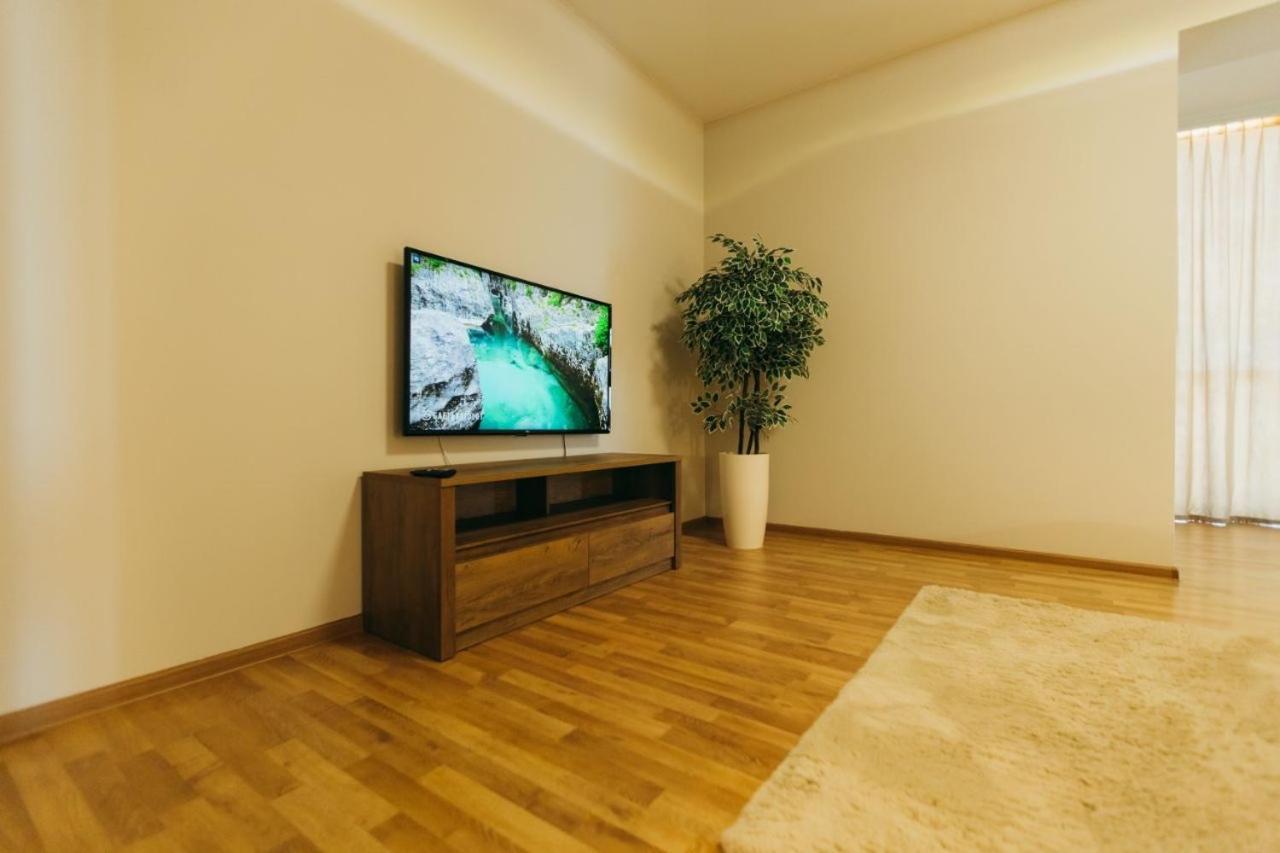 Atlant Luxury Big Family Apart On Golovna З Двома Окремими Спальнями Навпроти Тц Депот Безконтактне Заселення แชร์นิฟซี ภายนอก รูปภาพ